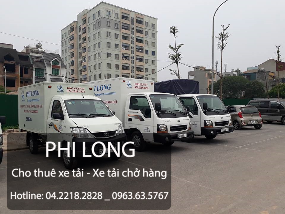 Xe tải chở hàng thuê tại phố Huỳnh Tấn Phát