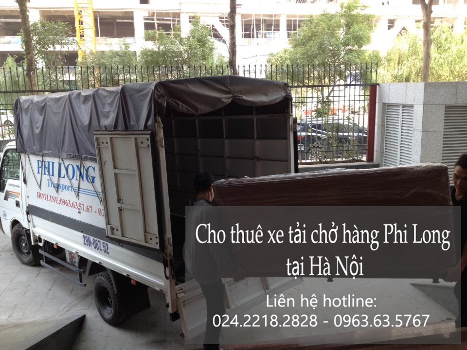 Xe tải chở hàng thuê tại phố Phùng Khoang