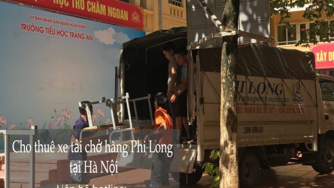 Xe tải chở hàng thuê tại phố Hàng Mã