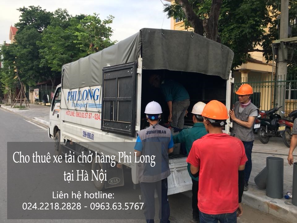 Xe tải chở hàng thuê tại phố Đồng Xuân