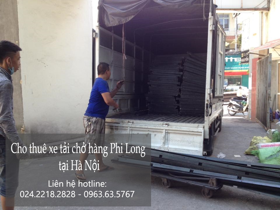 Xe tải chở hàng thuê tại phố Lạc Chính