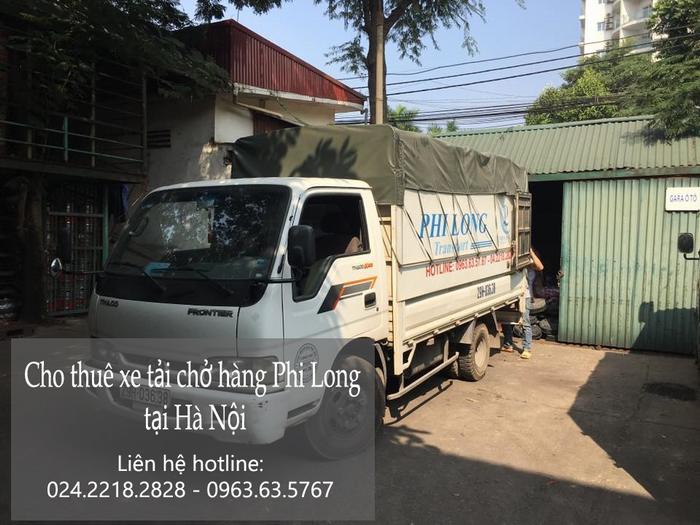 Xe tải chở hàng thuê tại phố Trạm