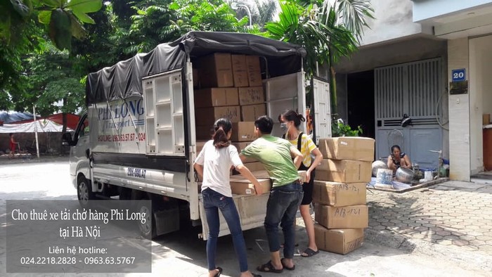 Xe tải chở hàng thuê tại phố Nguyễn Văn Hưởng