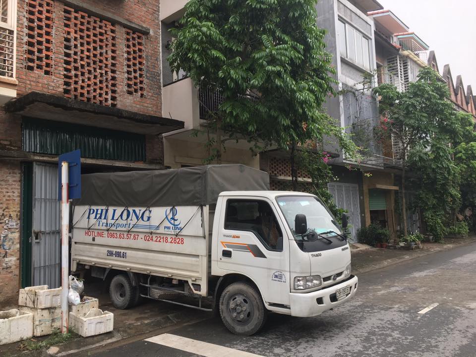 Xe tải chở hàng thuê tại phố Lê Quang Đạo