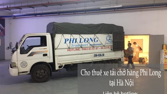 Xe tải chở hàng tại xã Hùng Tiến