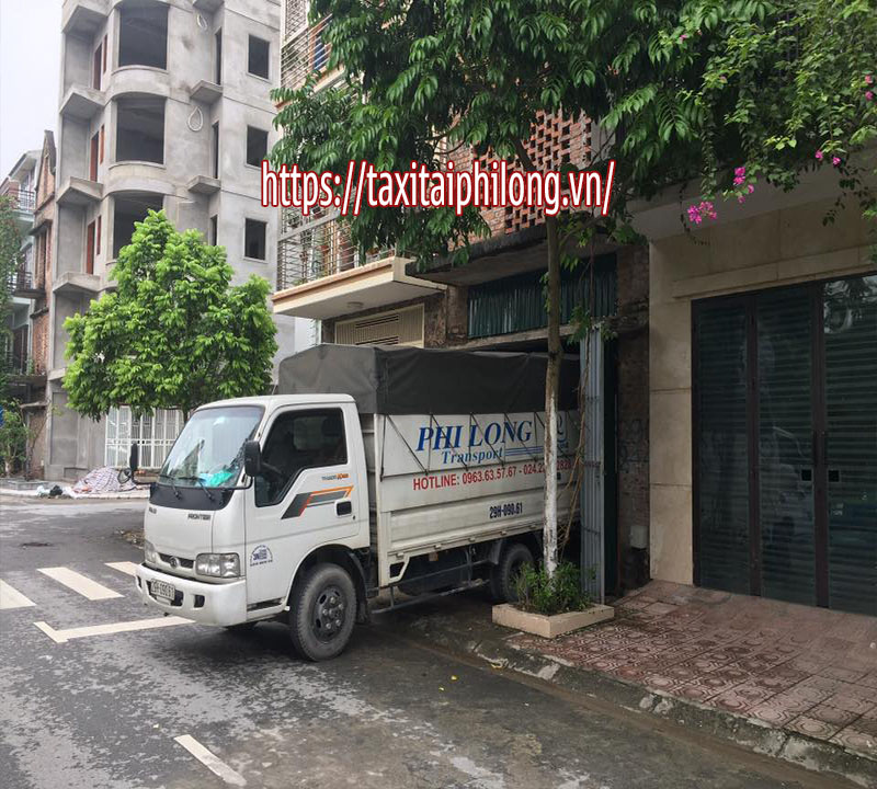 Xe tải chở hàng giá rẻ Phi Long đường Hồ Tùng Mậu